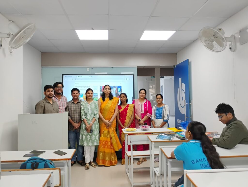 best neet coaching for Mundhwa